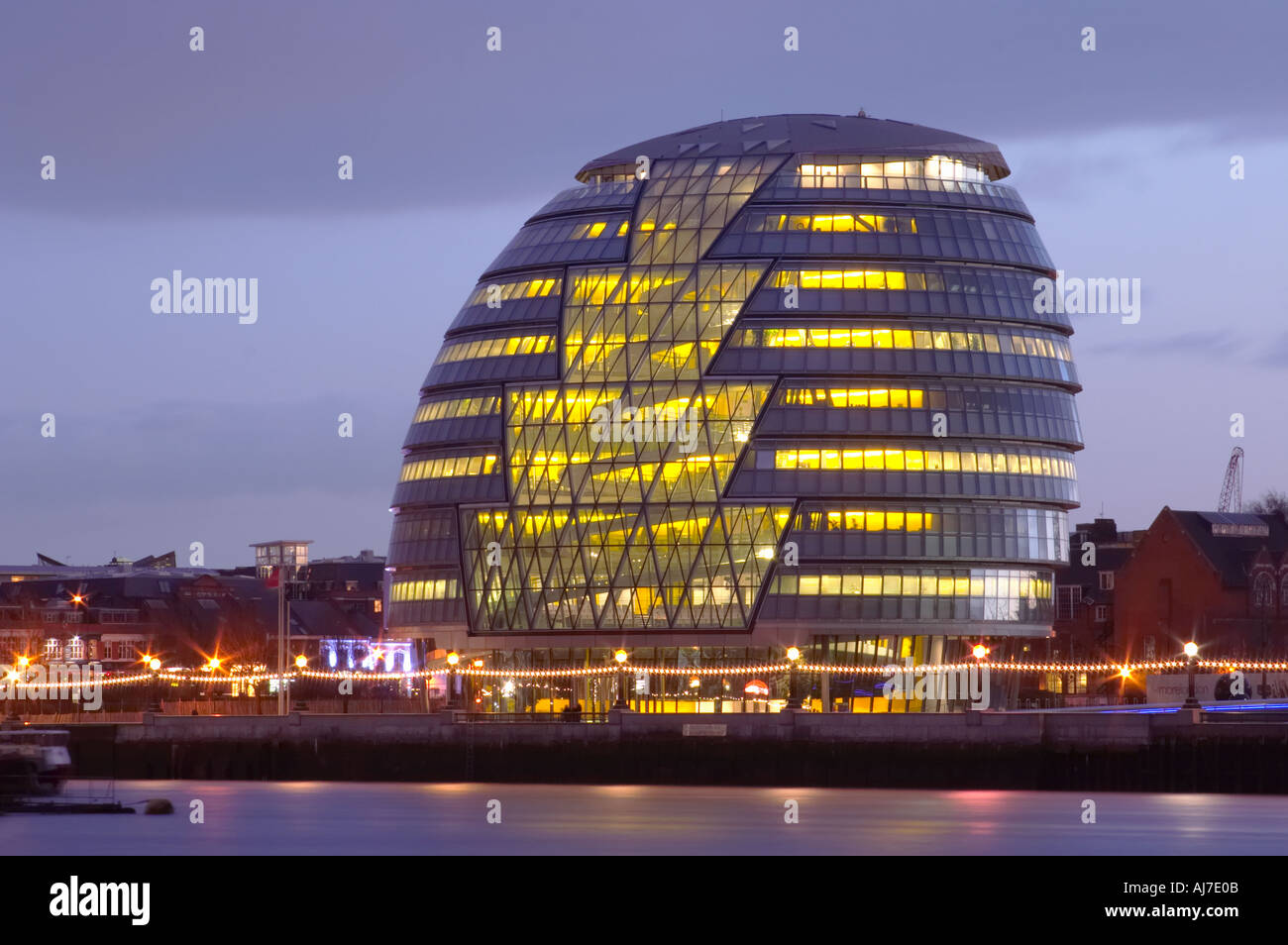 Tag GLA Rathaus entworfen von Foster Partners in London England Großbritannien Vereinigtes Königreich Großbritannien Stockfoto