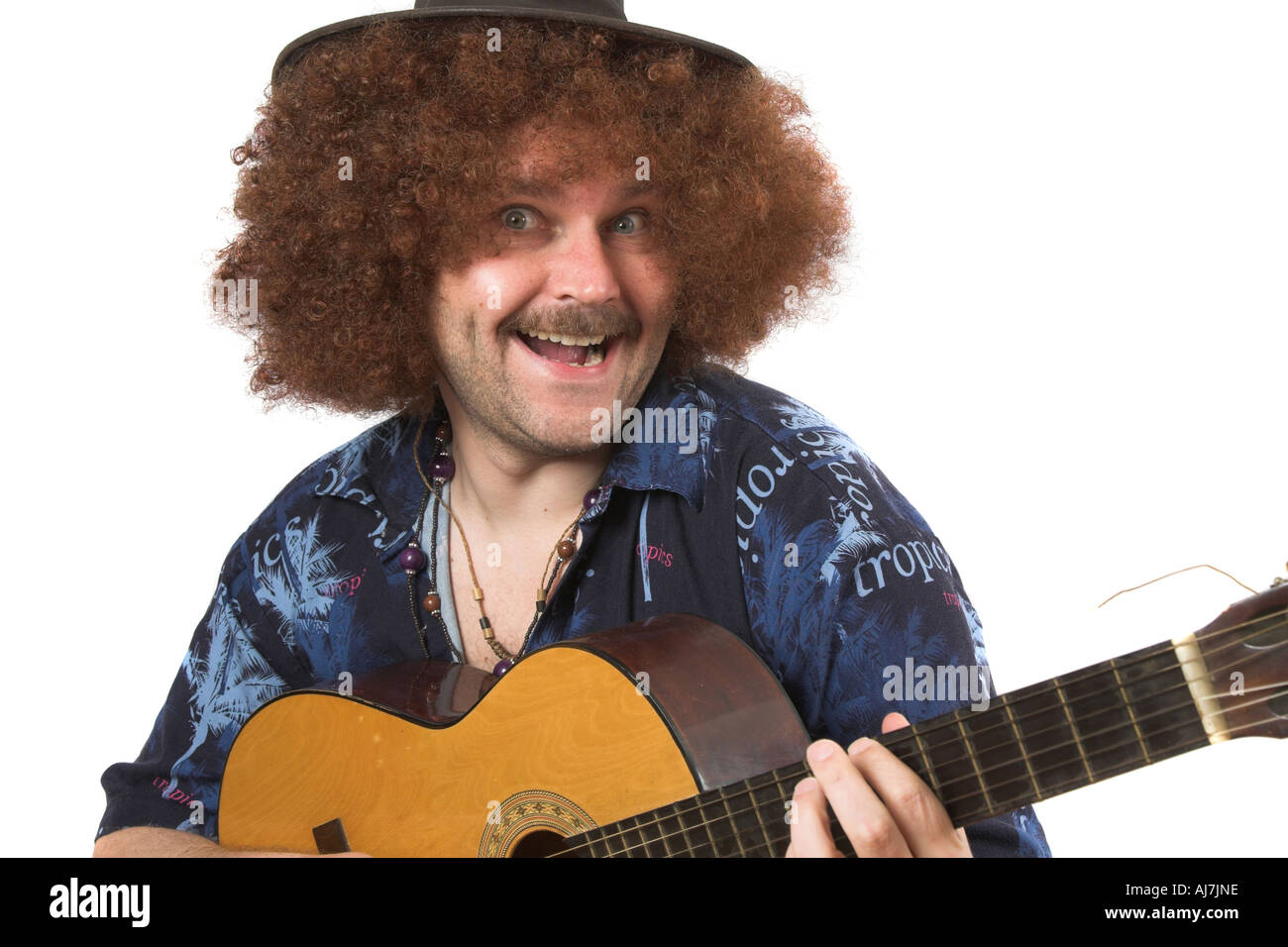 Musiker mit Hut und Gitarre ein Gesicht ziehen Stockfoto