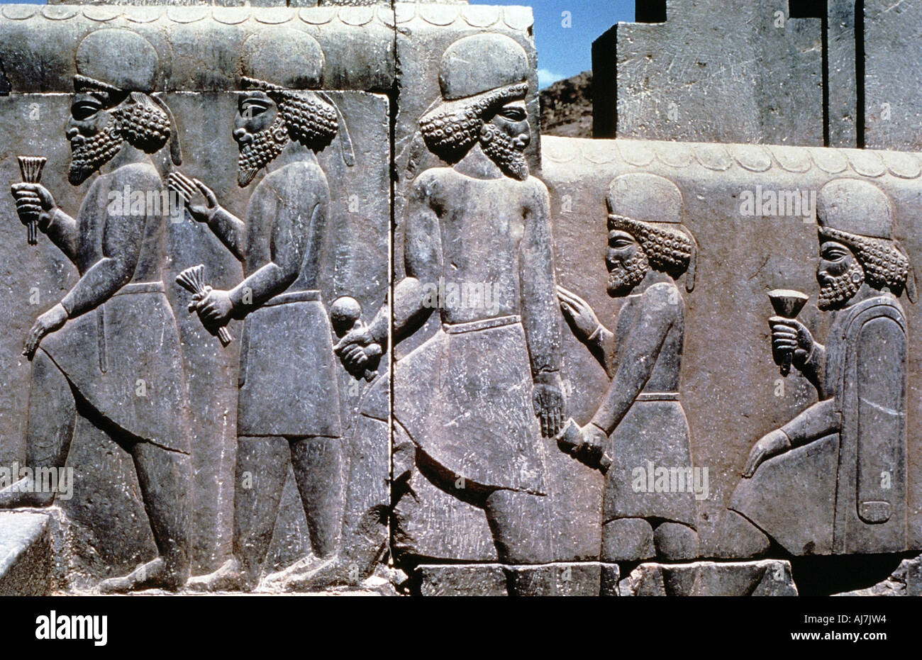 Stein Relief zeigt Themen bringen Tribut, in Iran, 6th-5th century BC. Artist: Unbekannt Stockfoto