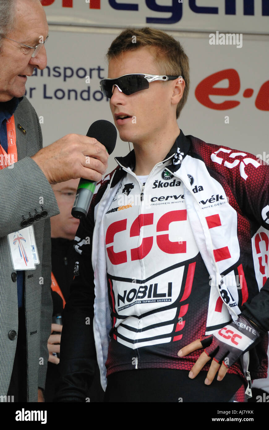 Martin Pedersen, als Sieger des Rennens 2006 Tour of Britain zu Beginn des Rennens 2007 befragt Stockfoto