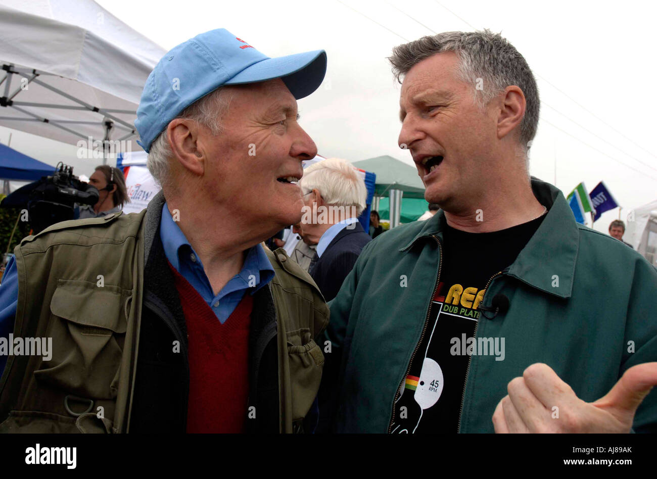 Tony Benn mit Billy Bragg an die Tolpuddle Märtyrer Gewerkschaft Rallye, Dorset, England, UK Stockfoto