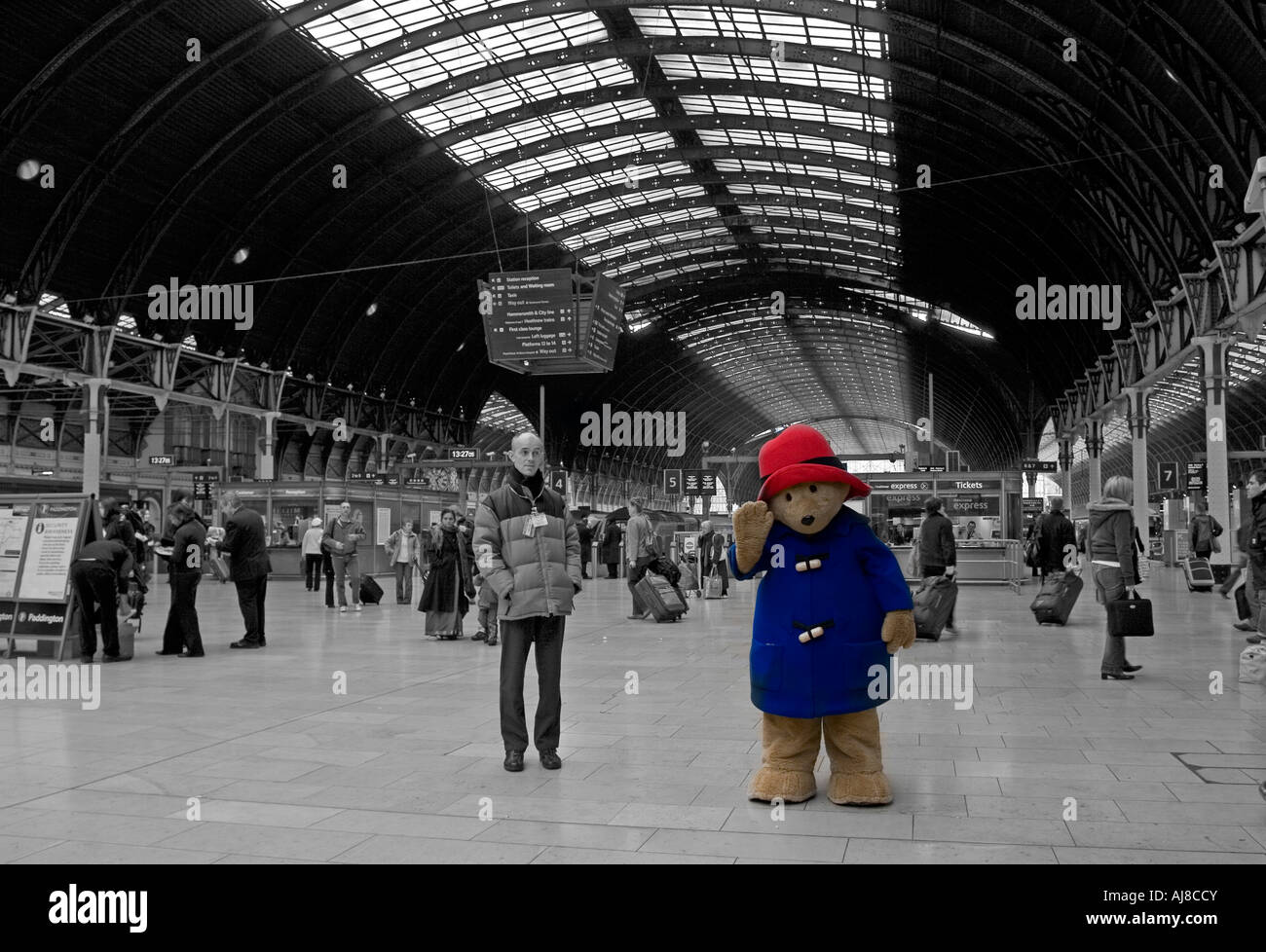 Paddington Bär an der Paddington Station Stockfotografie Alamy