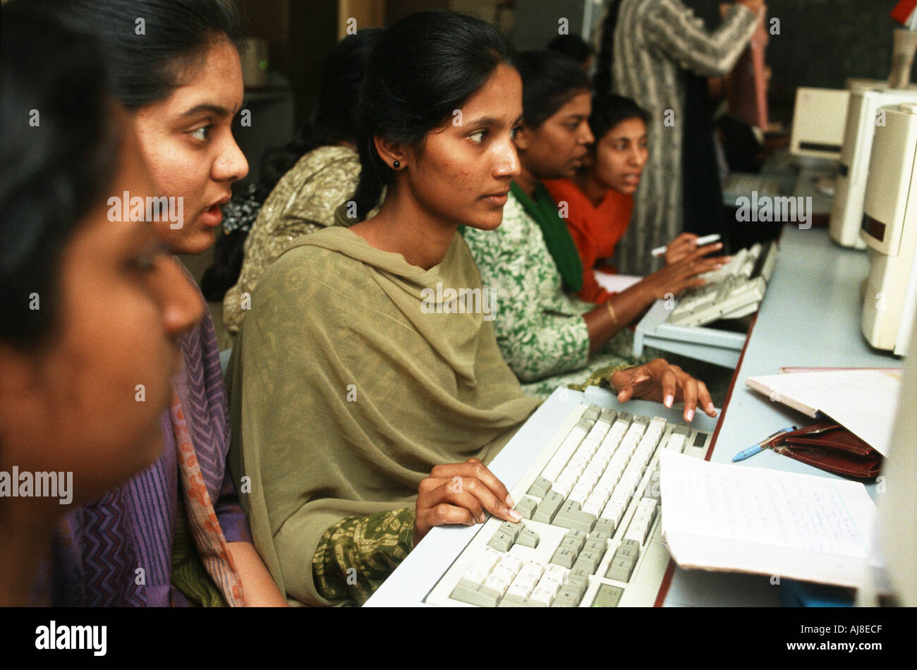 Studentinnen, Studium der Informatik am Sioti College of Technology in Bangalore Indien Stockfoto