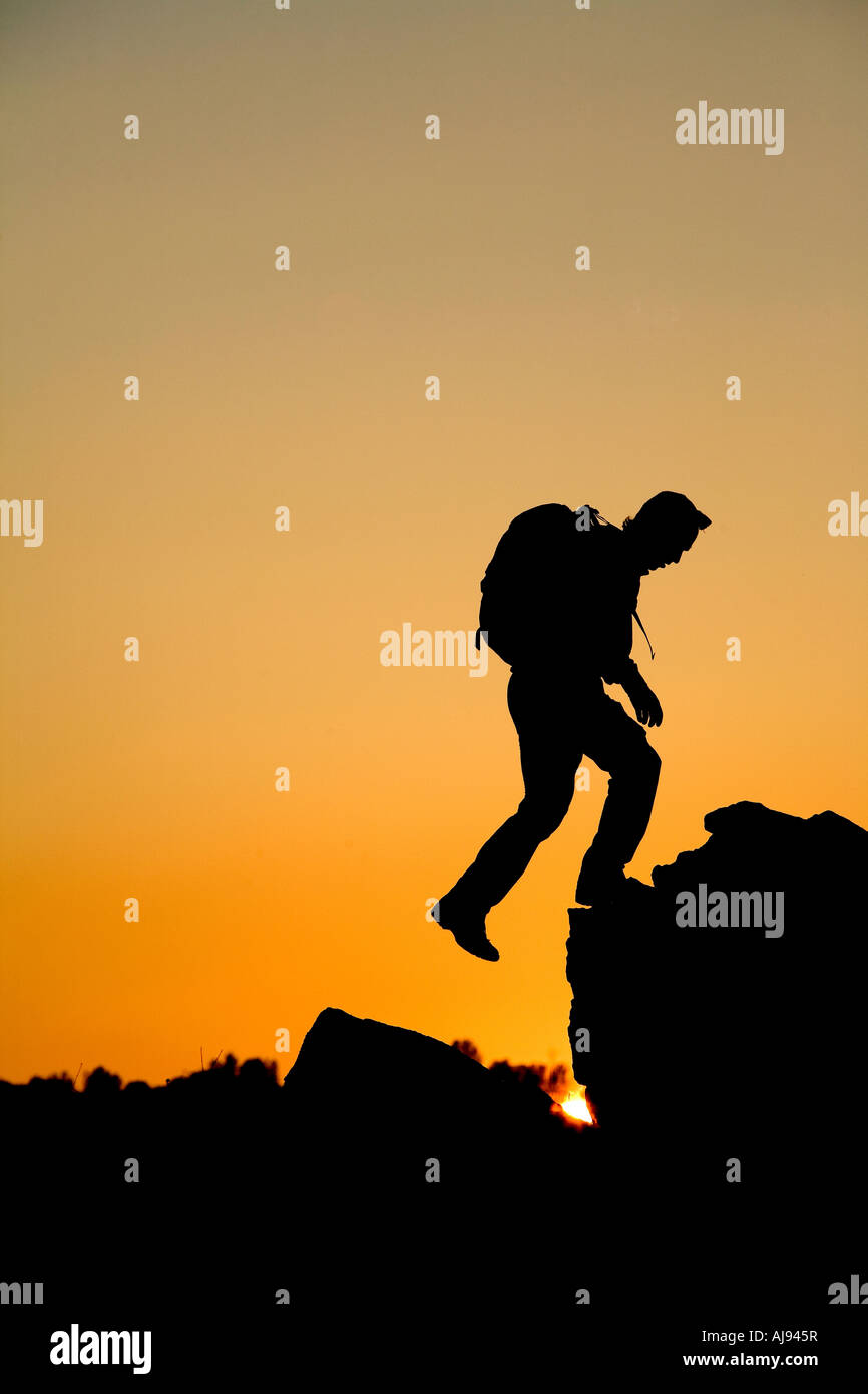 Man Wanderungen in California Ausläufern. Stockfoto