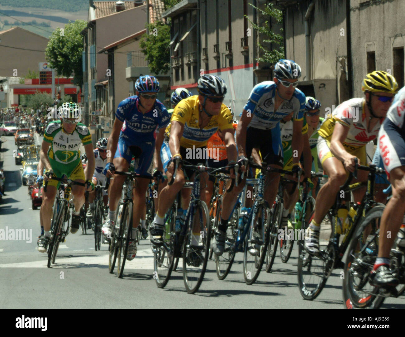 Lance Armstrong Reiten im Hauptfeld auf seinem Weg zum Gewinn seine siebte Tour de France in Millau Aveyron S W France Stockfoto