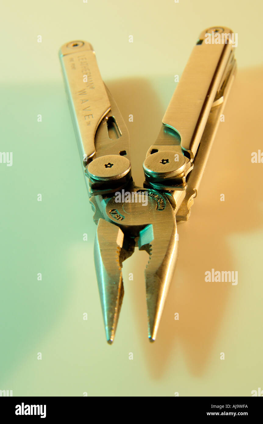 Leatherman Wave Multi Tool Hintergrundfärbung Stockfoto