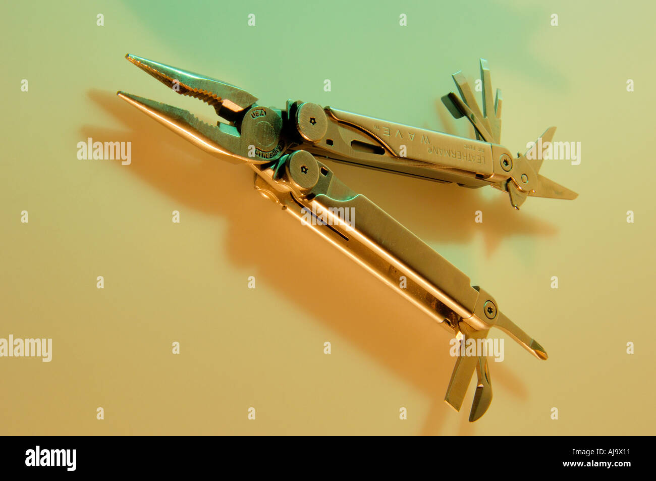 Leatherman Wave Multi Tool Hintergrundfärbung Stockfoto