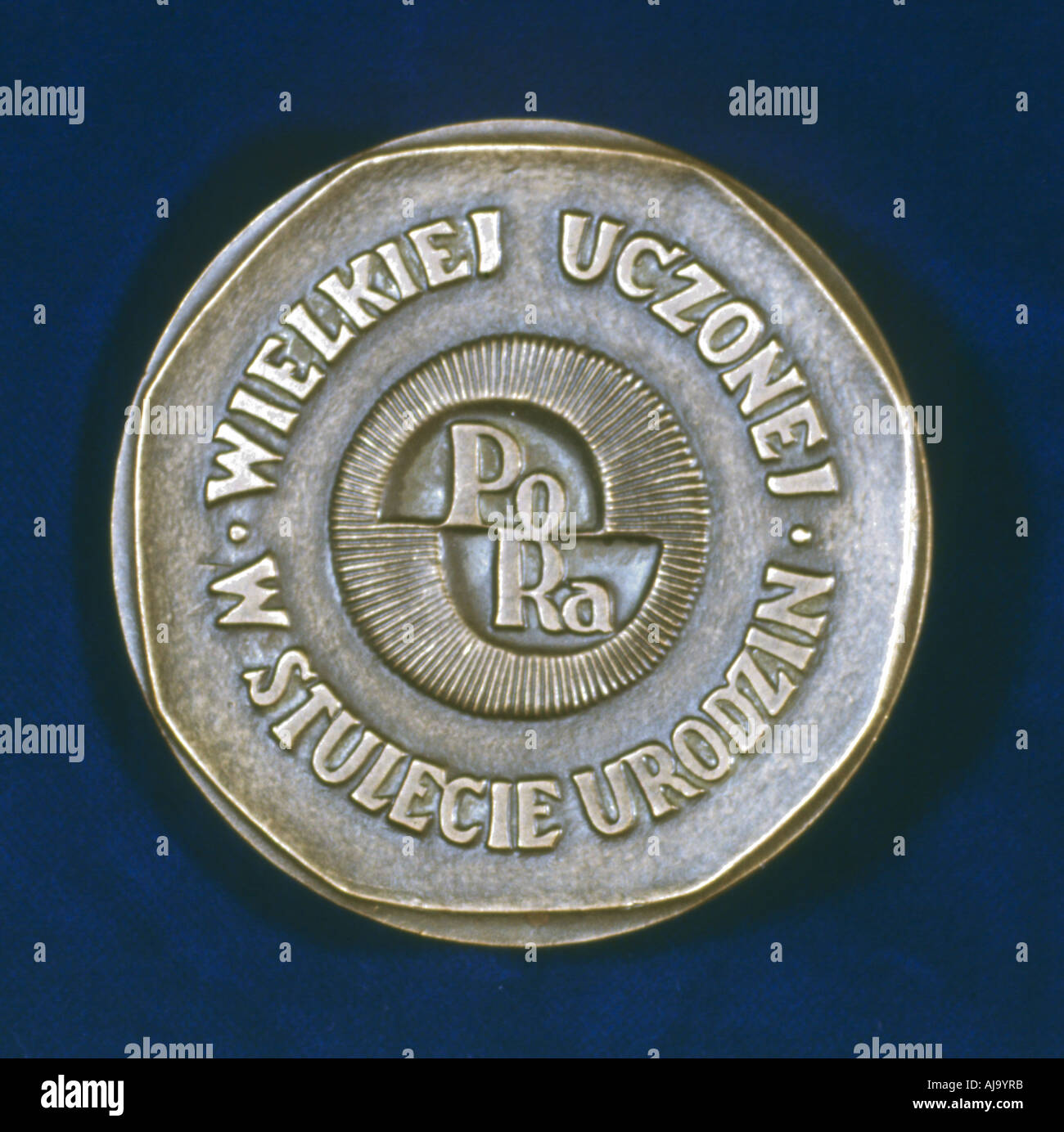 Medaille zum Gedenken an Marie Sklodowska Curie, in Polen geborenen französischen Physiker, 1967. Artist: Unbekannt Stockfoto