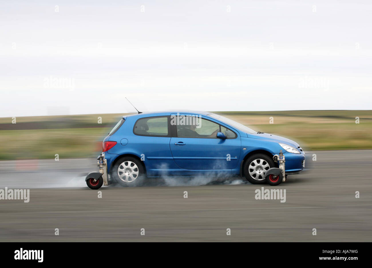 Auto einen Skid-Test unterziehen Stockfoto