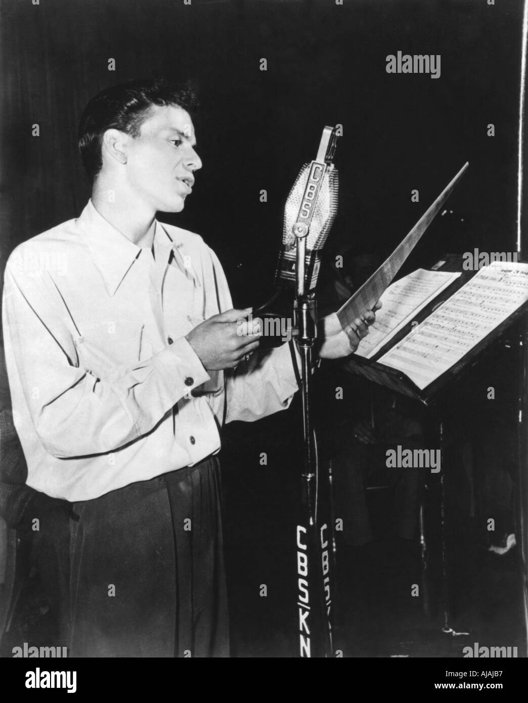 FRANK SINATRA U.S. Sänger Schauspieler gesehen hier ca. 1945 Stockfoto