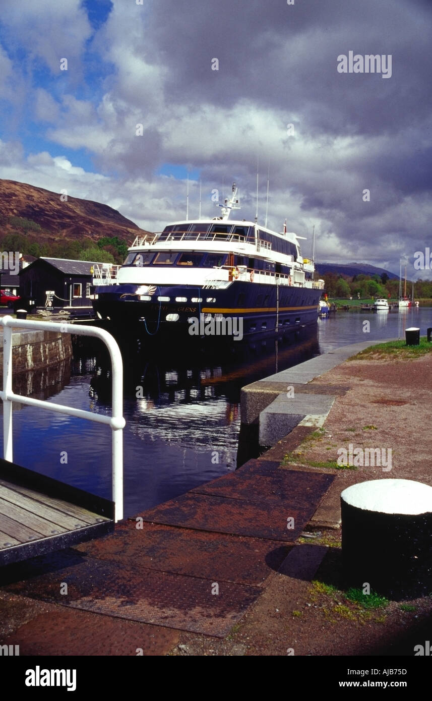 Kreuzfahrtschiff Lord of the Glens in Corpach, Caledonian Canal, Fort William, Schottland, Europa Stockfoto