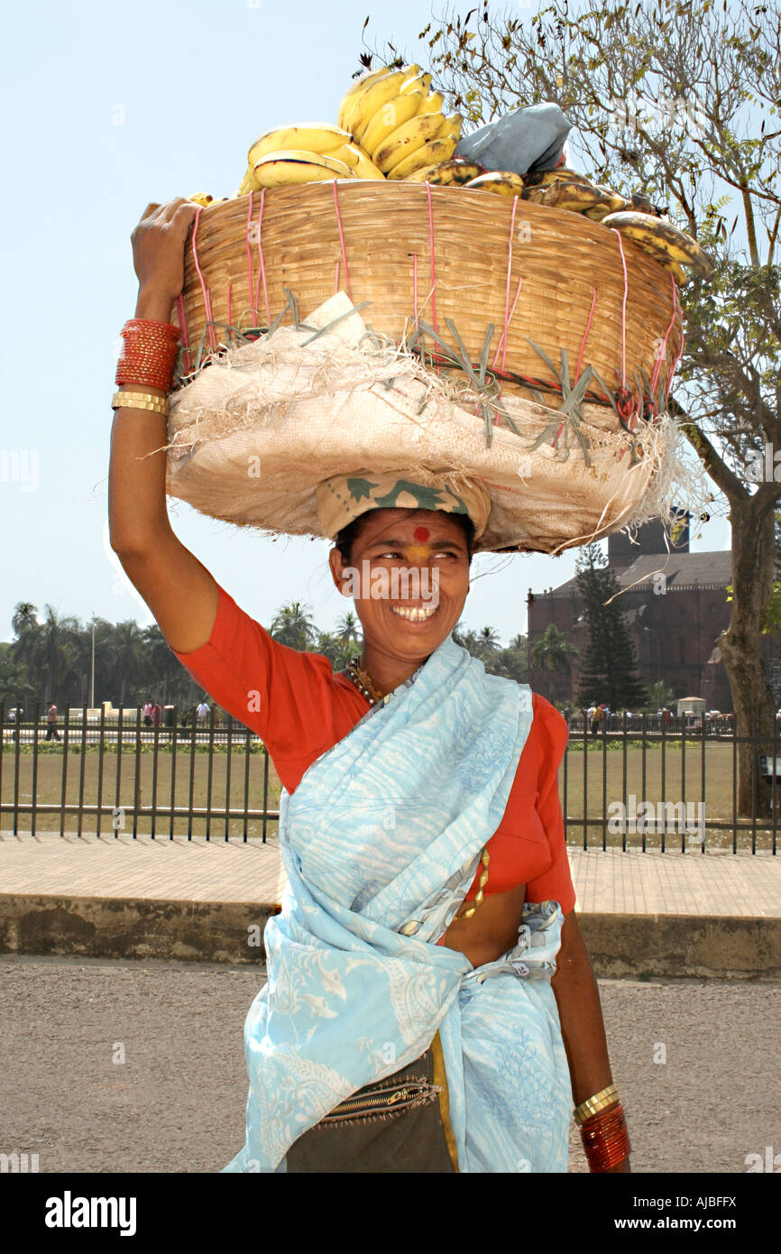 Indische Frau verkaufen bannanas Stockfoto