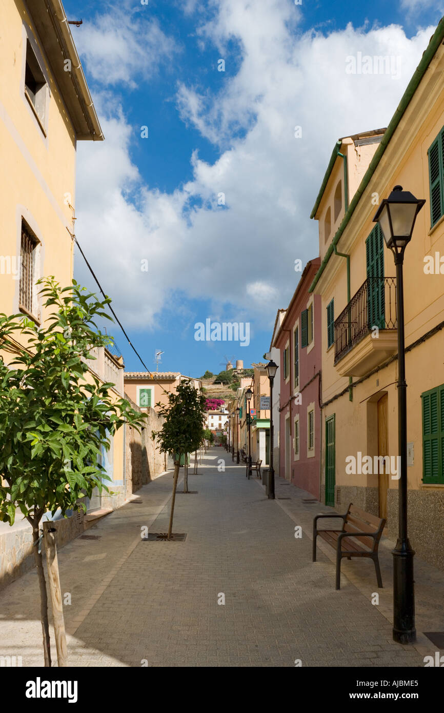 Typische Straße in der alten Stadt von Andratx, Westküste, Mallorca Spanien Stockfoto