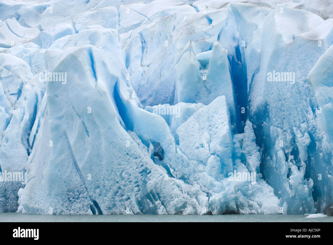Herrliche Sicht auf die Ecken und Kanten der Grey Gletscher Stockfoto