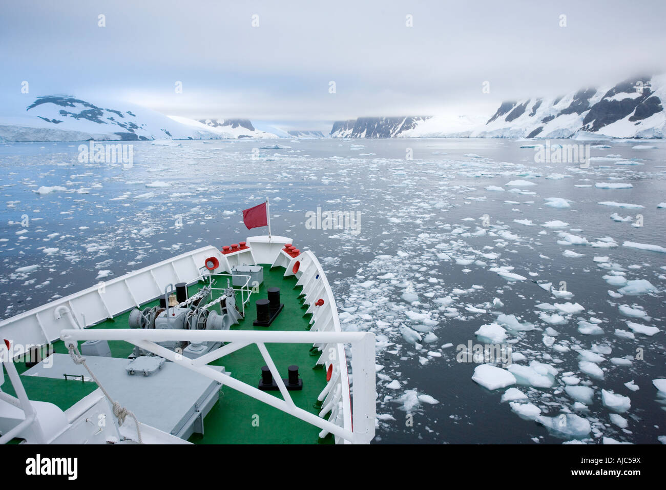 Szenische Ansicht Eisberge von an Bord den M/s-Explorer Stockfoto