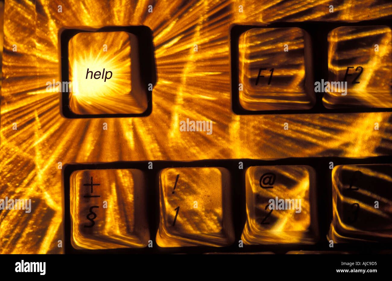 Ein Sunburst konzentrierte sich auf die Hilfe-Taste einer Tastatur "Digital verstärkte" Bild Hilfe auf Schlüssel eingefügt Stockfoto