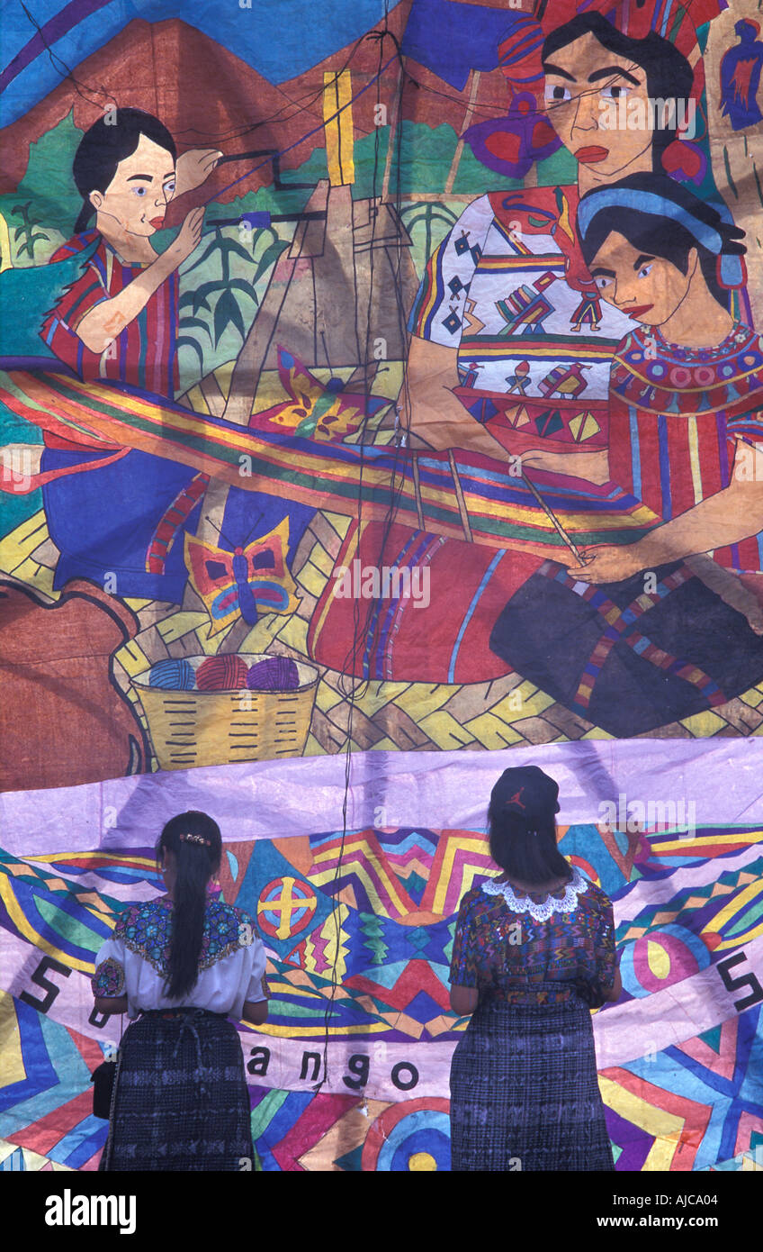 Guatemala Santiago Sacatepequez markiert alle Heiligen Tag1 Nov mit einem riesigen Drachen Festival riesige Drachen Darstellung der Maya-Kultur Stockfoto