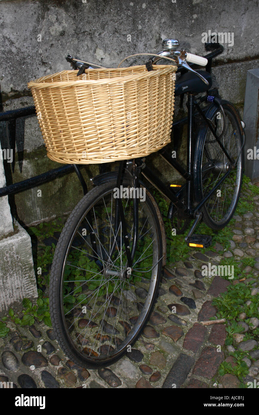 A mans Fahrrad in der Stadt von Cambridge, England. Stockfoto