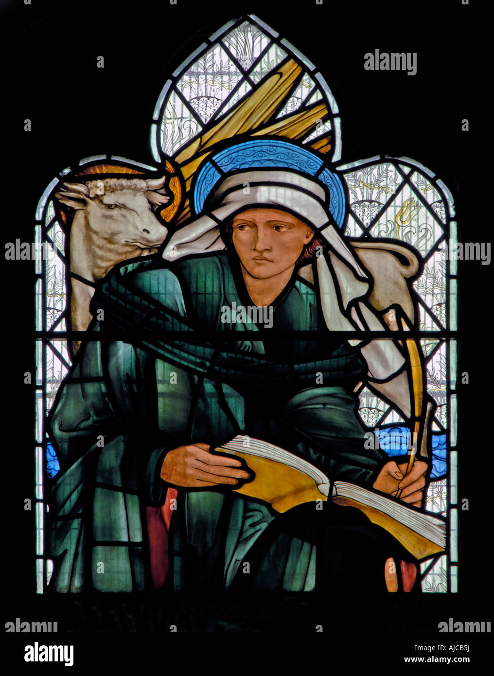 "Der heilige Lukas, Evangelist", Detail des Nord-Fensters. Kirche des Hl. Martin, Brampton, Cumbria, England, Vereinigtes Königreich, Europa. Stockfoto
