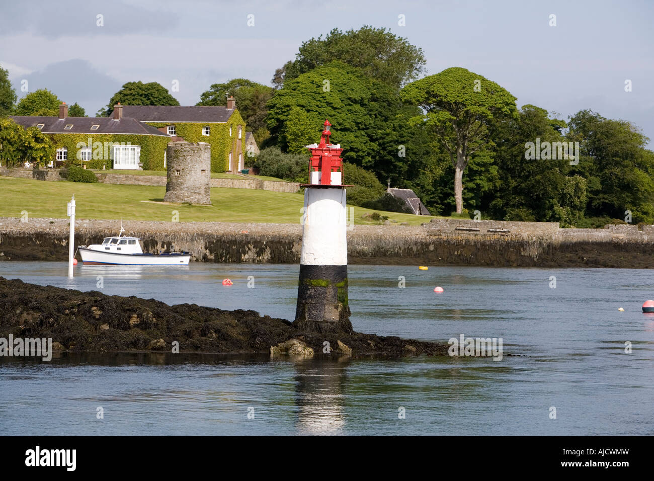 UK Nordirland County Down Strangford maritime Hazard Licht im Hafen Stockfoto