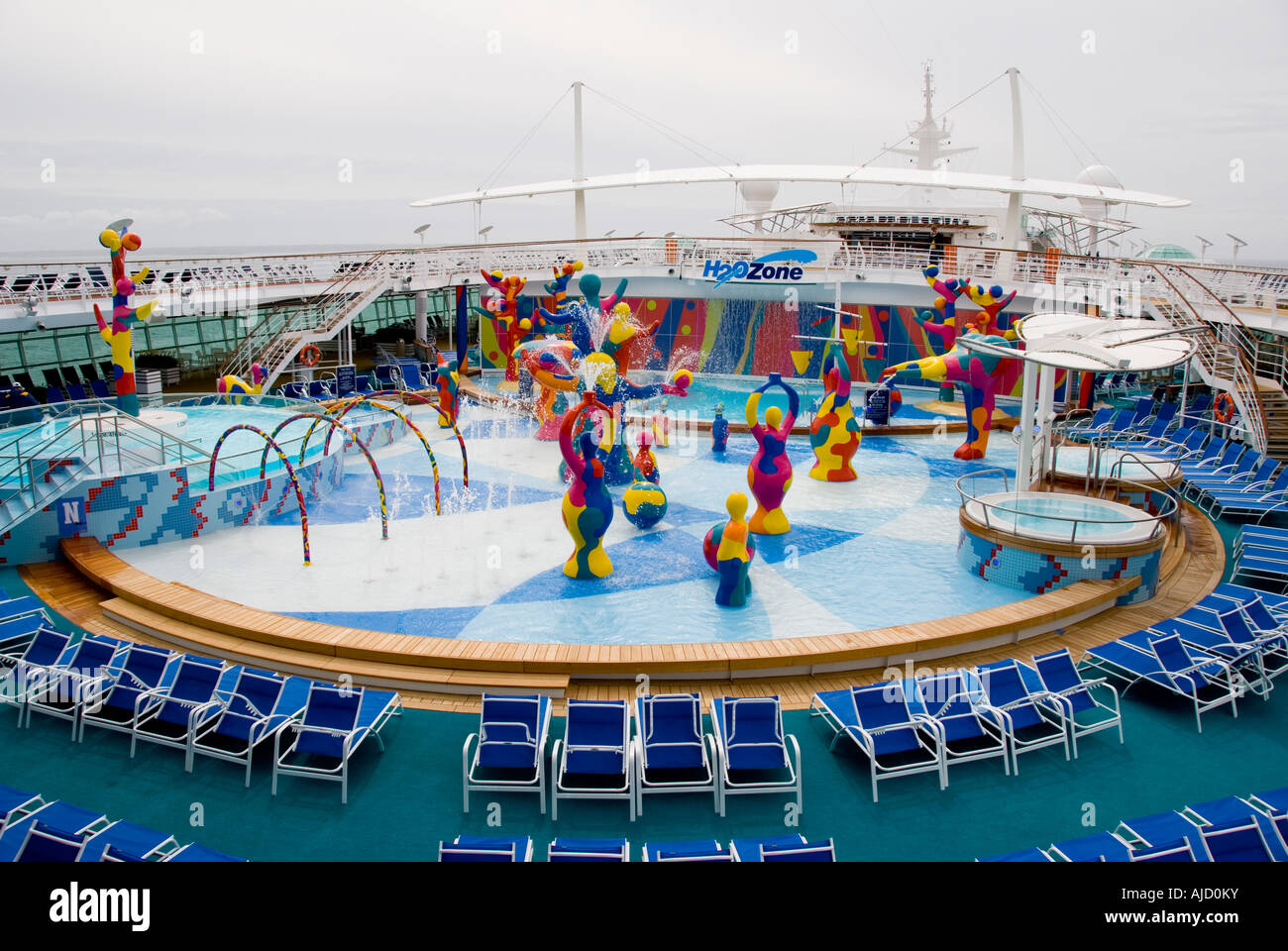 H2OZone offenen Deck Liberty of the Seas größte Kreuzfahrtschiff der Welt Stockfoto