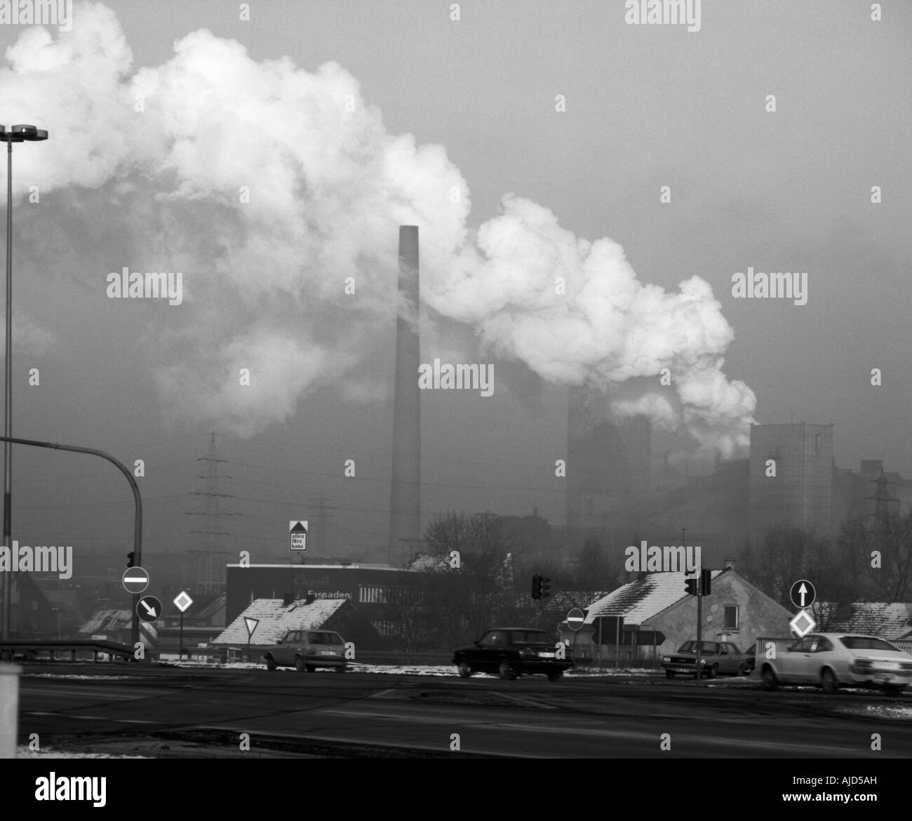 Kohlebergbau und der Kokerei auf der Autobahn A 42, Oberhausen, Ruhrgebiet, Nordrhein-Westfalen, Deutschland Stockfoto