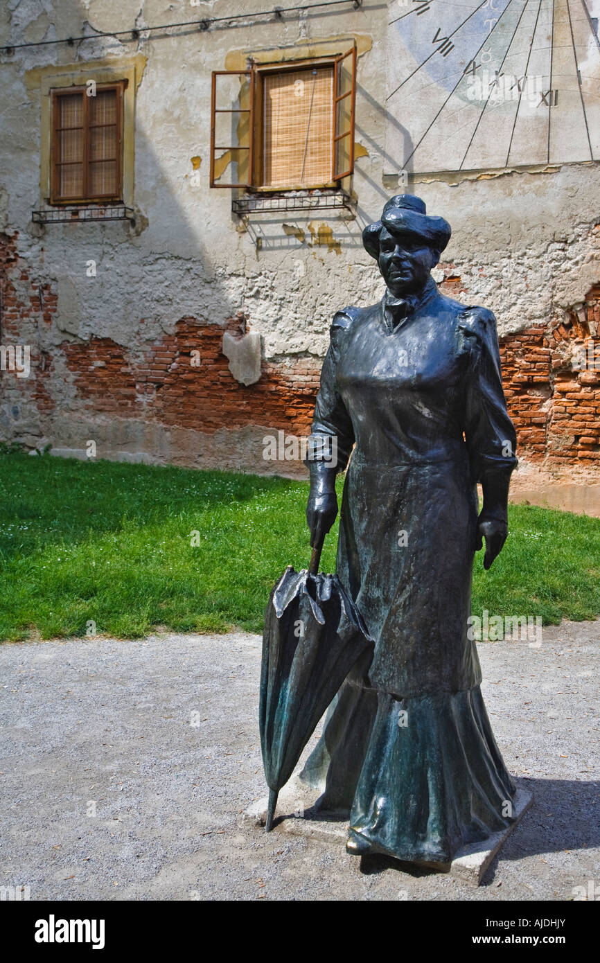 Skulptur des Autors Marija Jurić Zagorka fand in der Oberstadt, die ehemaligen Gradec, Zagreb Kroatien Stockfoto