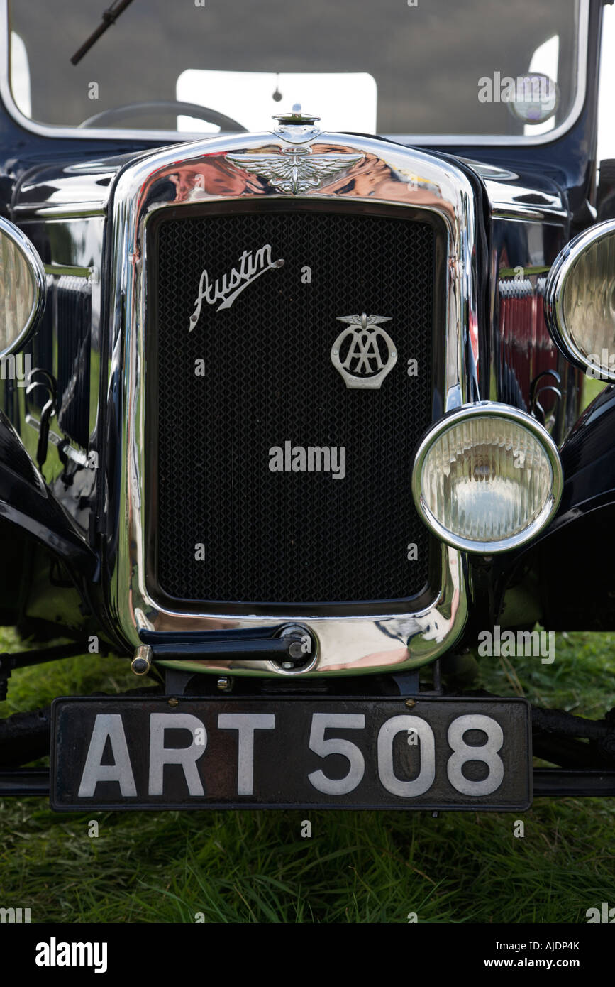 Grill und das Logo von Vintage Austin Seven Auto Stockfoto