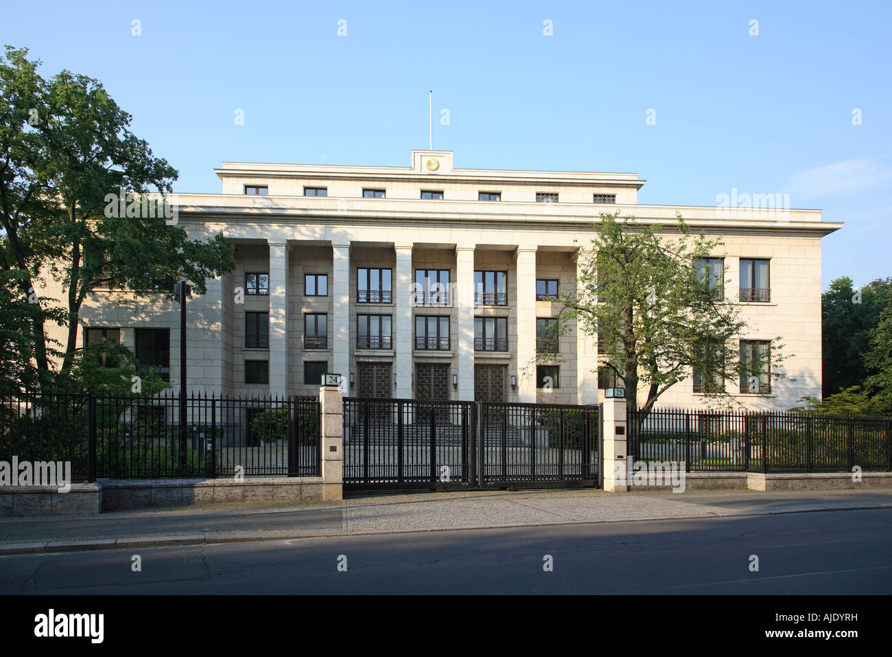 Berlin Mitte Beschaffenheit Botschaft Von Japan Stockfoto