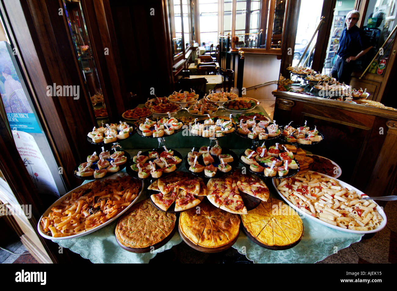 Turin-Caffe Vittorio Veneto an der Ecke der Via Po und Piazza Vittorio Veneto Stockfoto