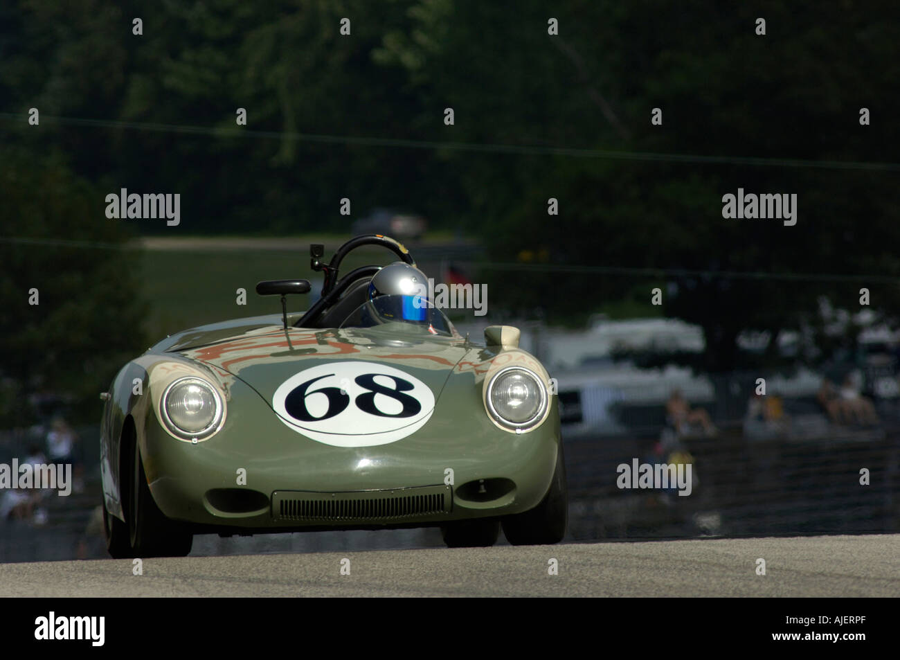 1960 Porsche 356 Roadster, angetrieben von Mark Powell bei der 2006 Kohler International Challenge mit Brian Redman in Road America Stockfoto