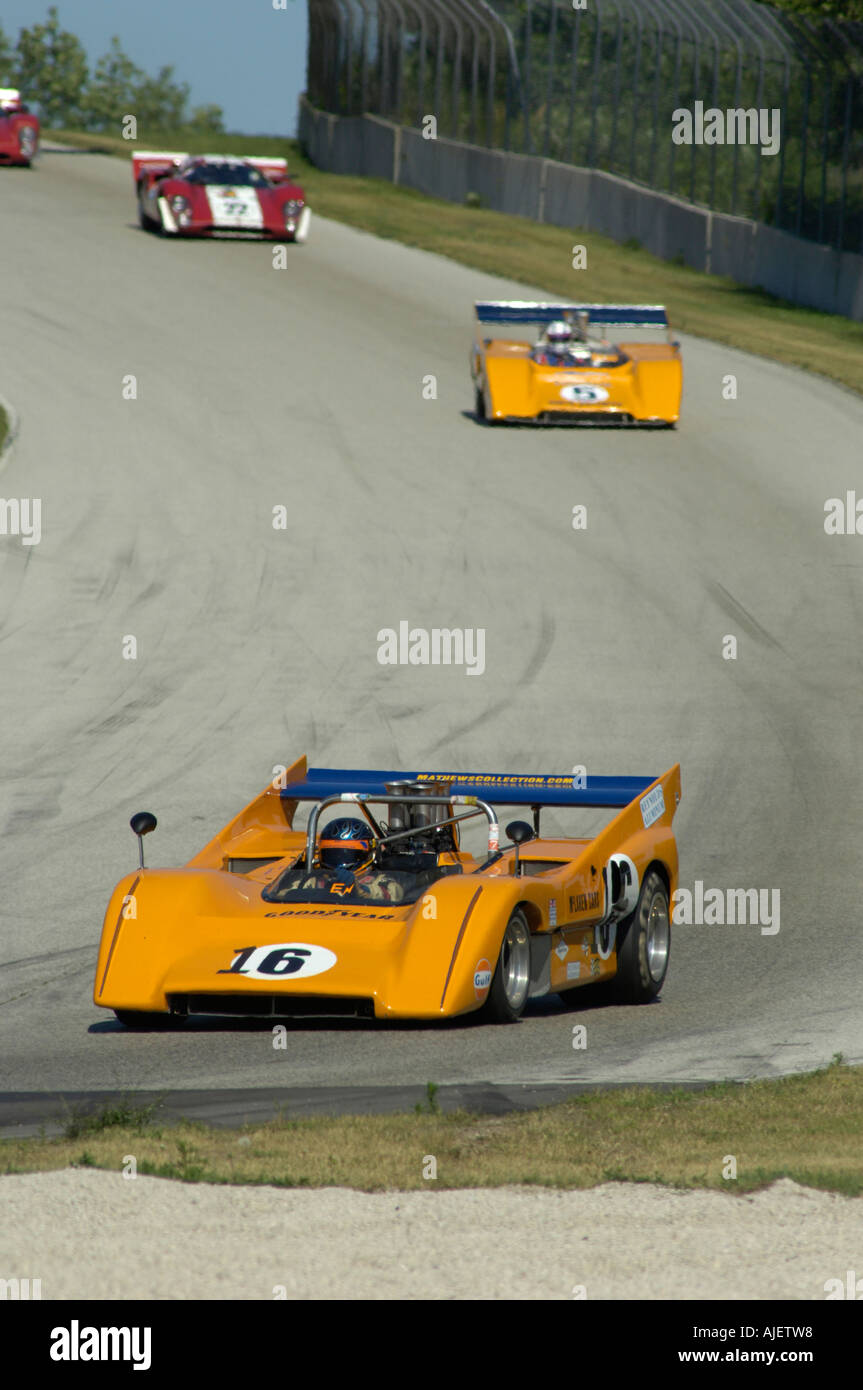 Greg Mathews Rennen seinem 1970 McLaren M8D Can Am Auto bei der Kohler International Challenge mit Brian Redman auf der Road America 2006 Stockfoto