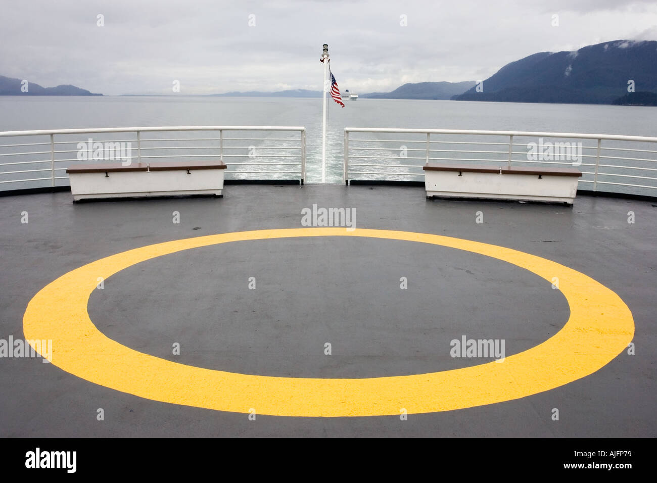 Achterdeck des Schiffes aus dem Alaska Marine Highway Ferry System im Gange in der Inside Passage zwischen Sitka und Prince Ruppert Stockfoto