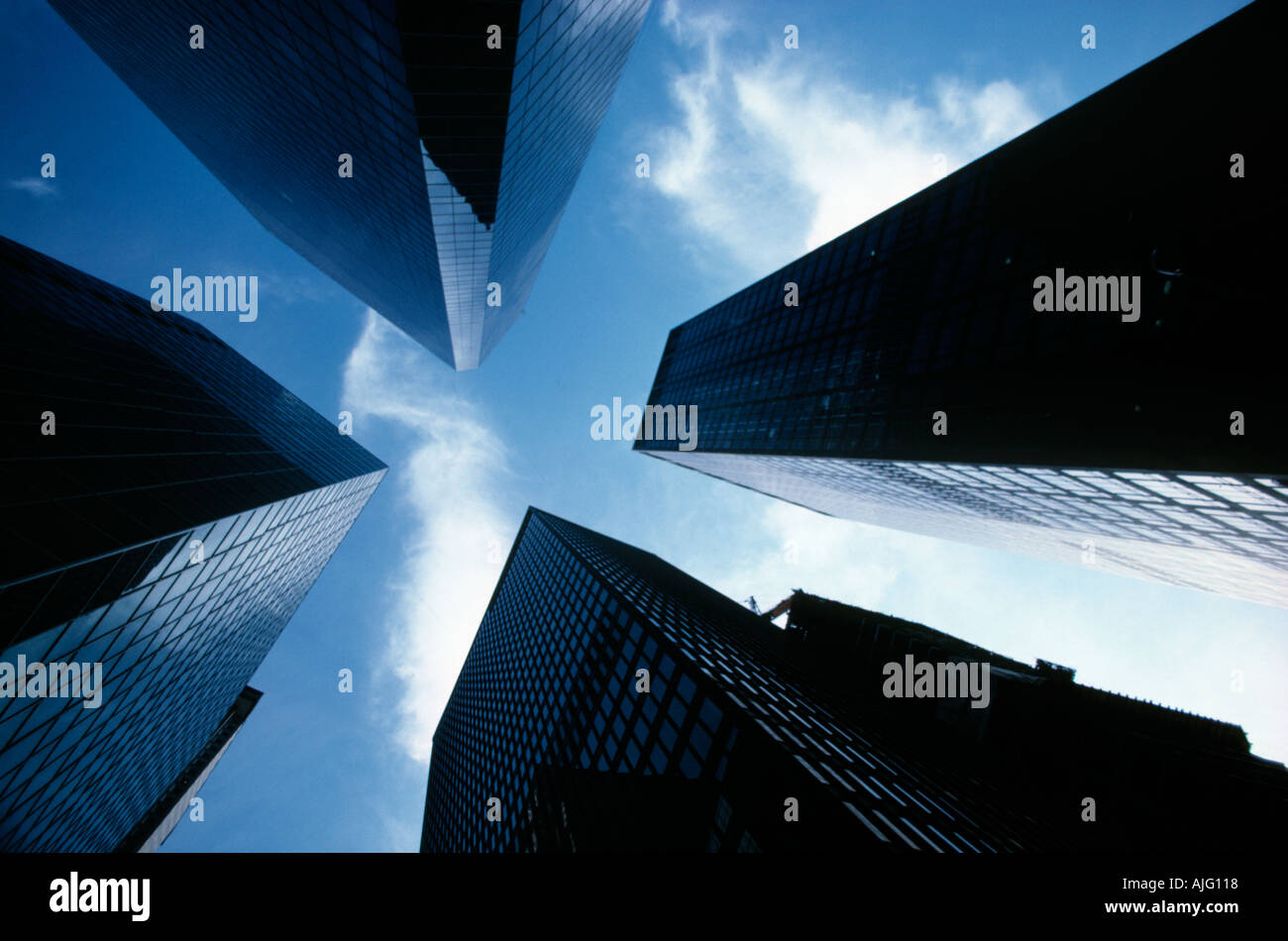 Ansicht der Bürotürme direkt Nachschlagen Stockfoto