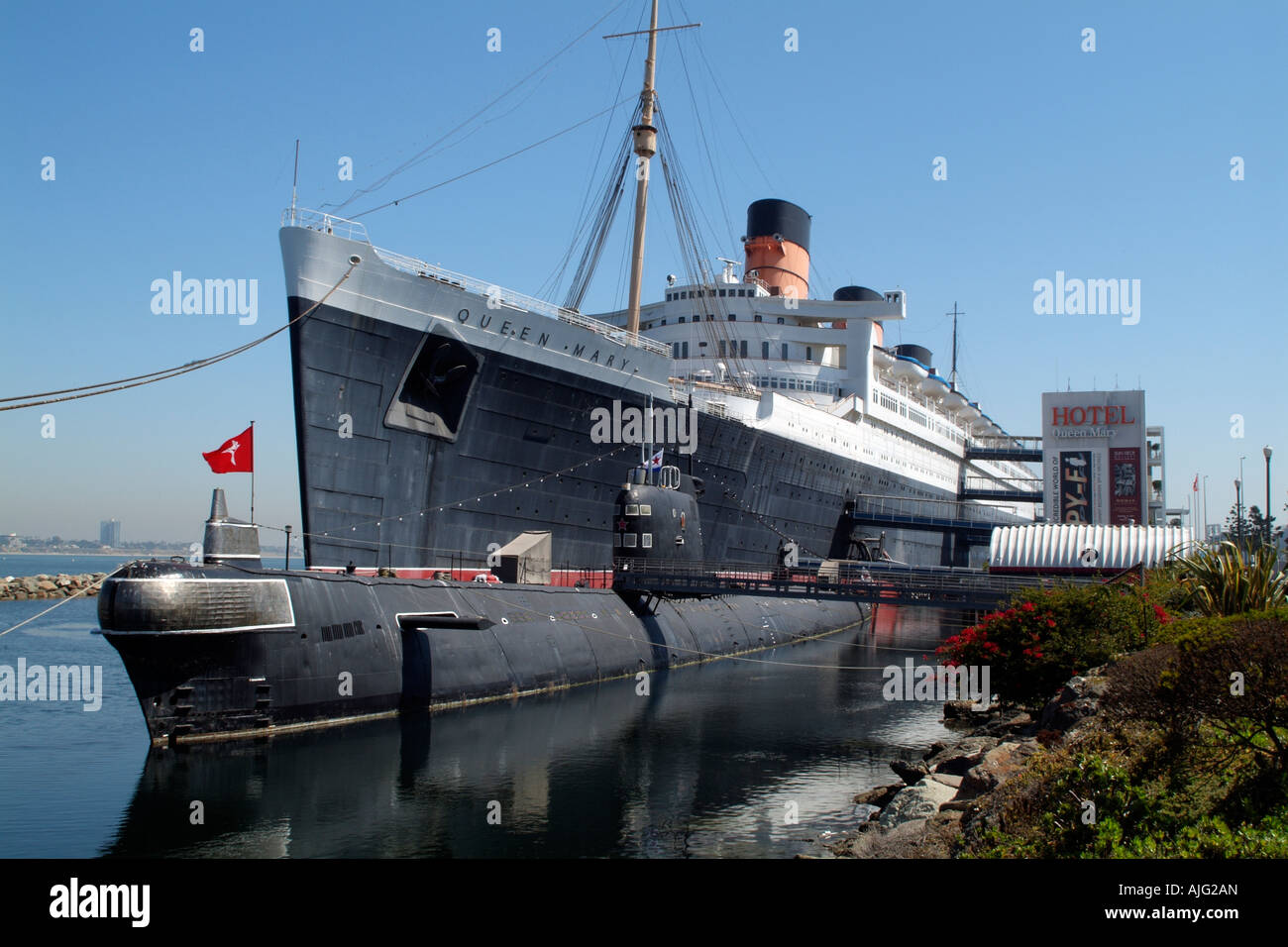 Queen Mary Hotel Long Beach Und Ein U Boot Der Russischen Foxtrot Queen mary hotel long beach und ein u boot der russischen foxtrot