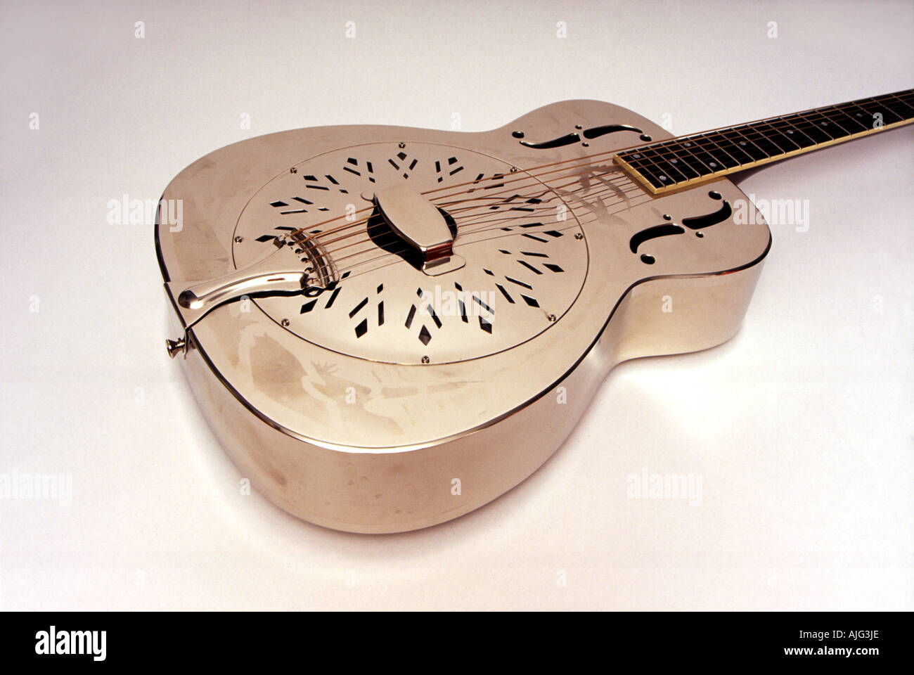 Mitte der 1930er Jahre Stil O Resonator Modell ähnlich dem von Mark Knopfler spielte Gitarre Stockfoto