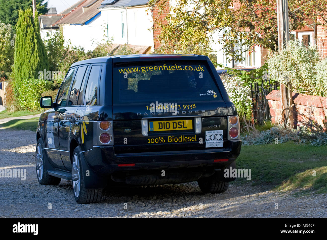 Black Range Rover Förderung zu hundert Prozent Biodiesel grüne Null Brennstoffe Kohlendioxid Cheltenham UK Stockfoto