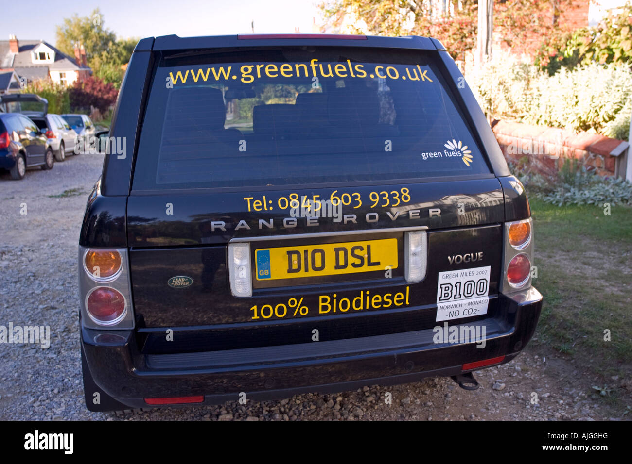 Black Range Rover Förderung zu hundert Prozent Biodiesel grüne Null Brennstoffe Kohlendioxid Cheltenham UK Stockfoto
