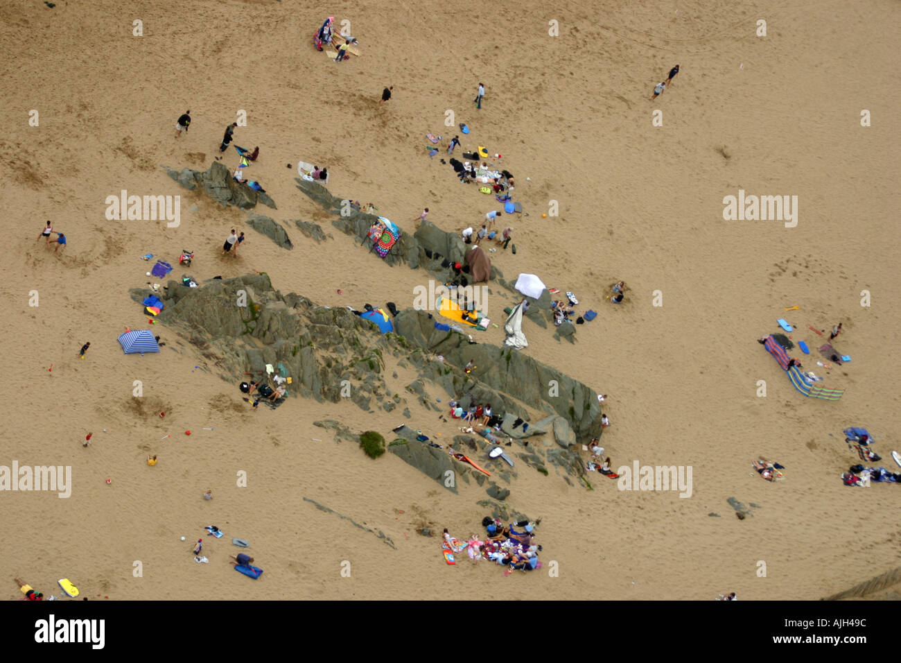 Luftaufnahme der Badegäste am Strand Woolacombe Devon UK Stockfoto