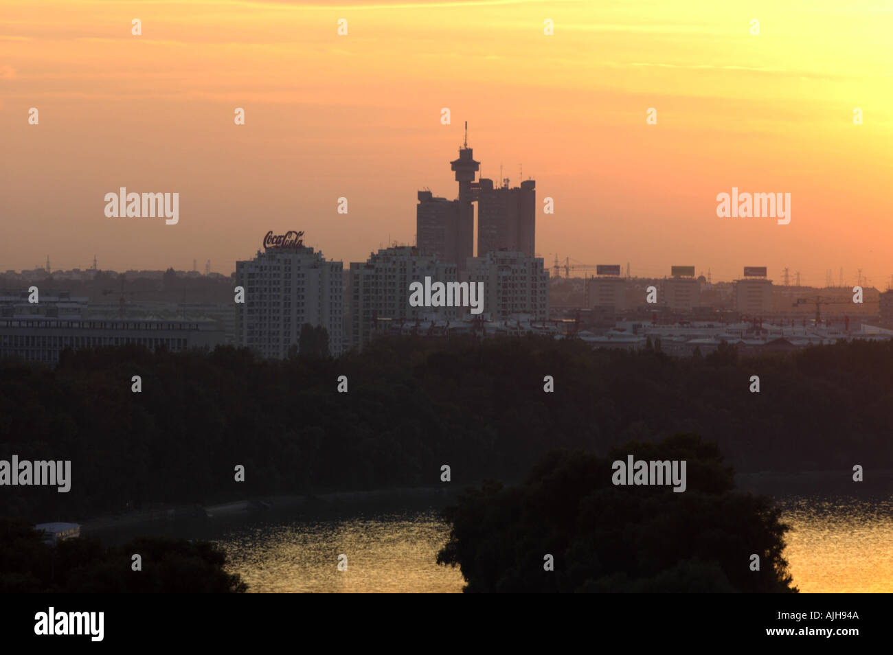 Beograd, Genex Turm Fluss Save trifft Donau Stockfoto