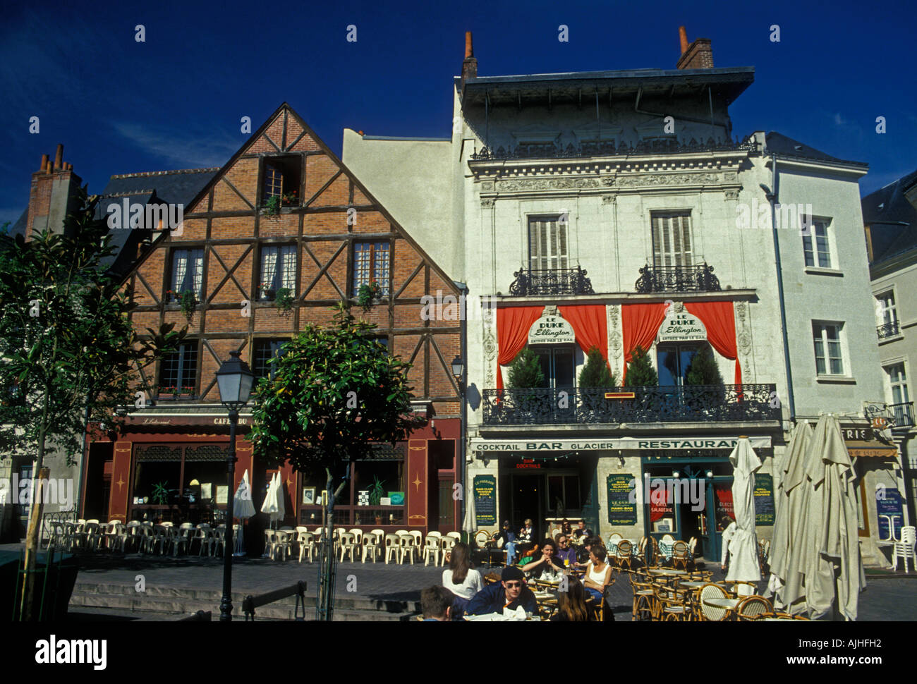 Outdoor Restaurant, Cafe, das französische Restaurant, Französisch Essen und Trinken, Essen und Trinken, der Place Plumereau,, Region Centre, Frankreich Stockfoto