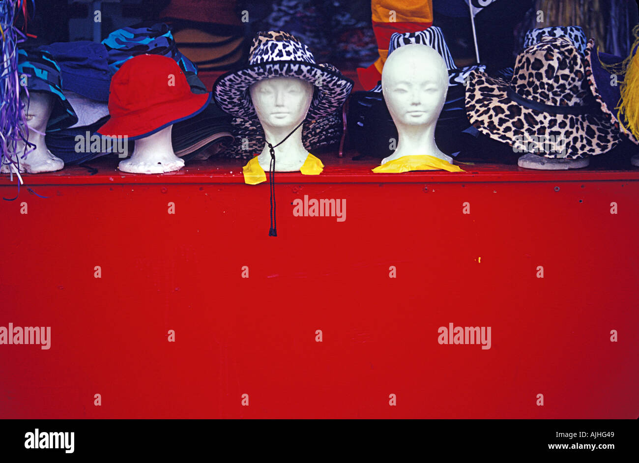 Faire Anbieter verkaufen Hüte Stockfoto