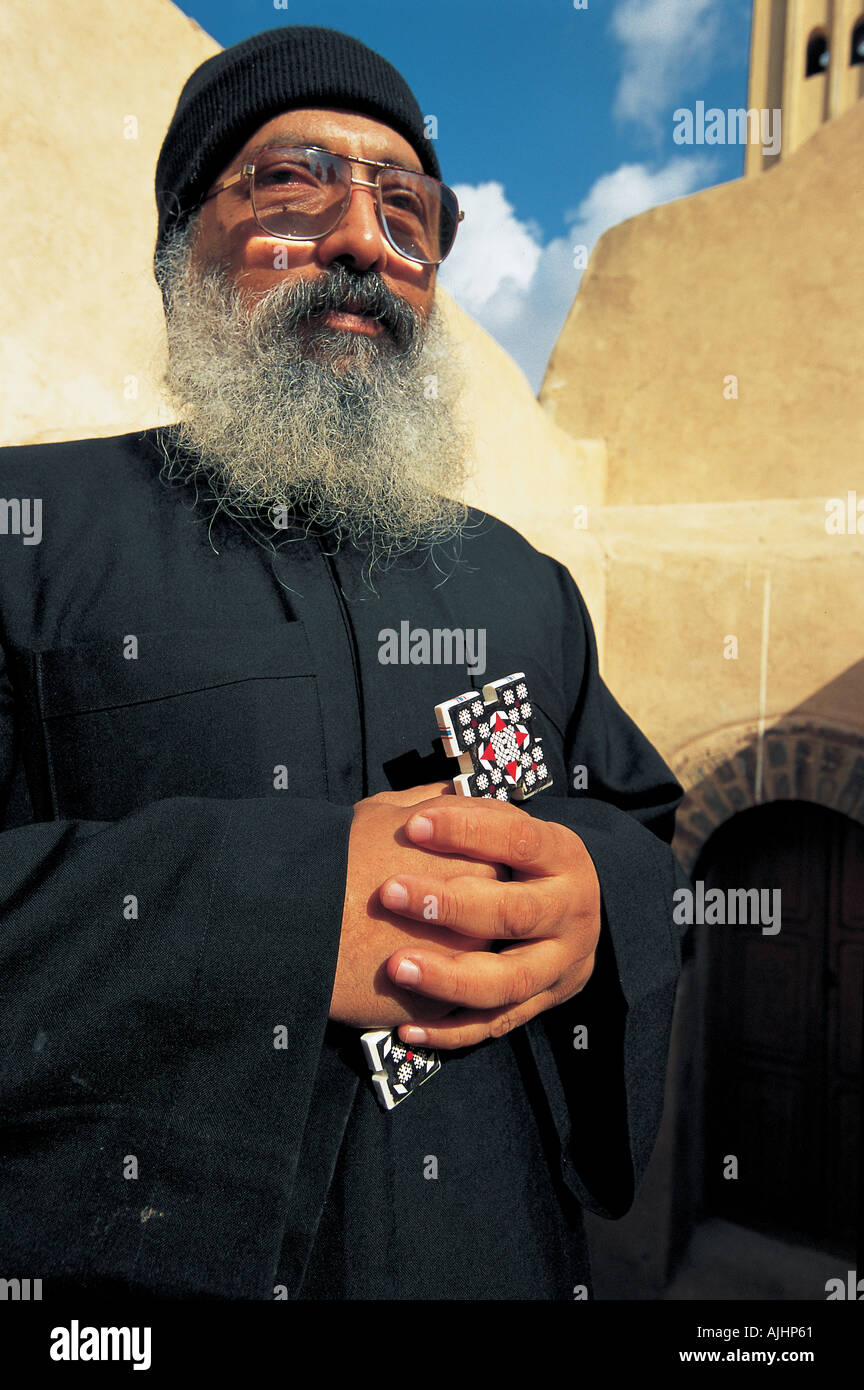 Vater Tadros im Kloster Deir al Anba Pischoi im Wadi Natrun Stockfoto