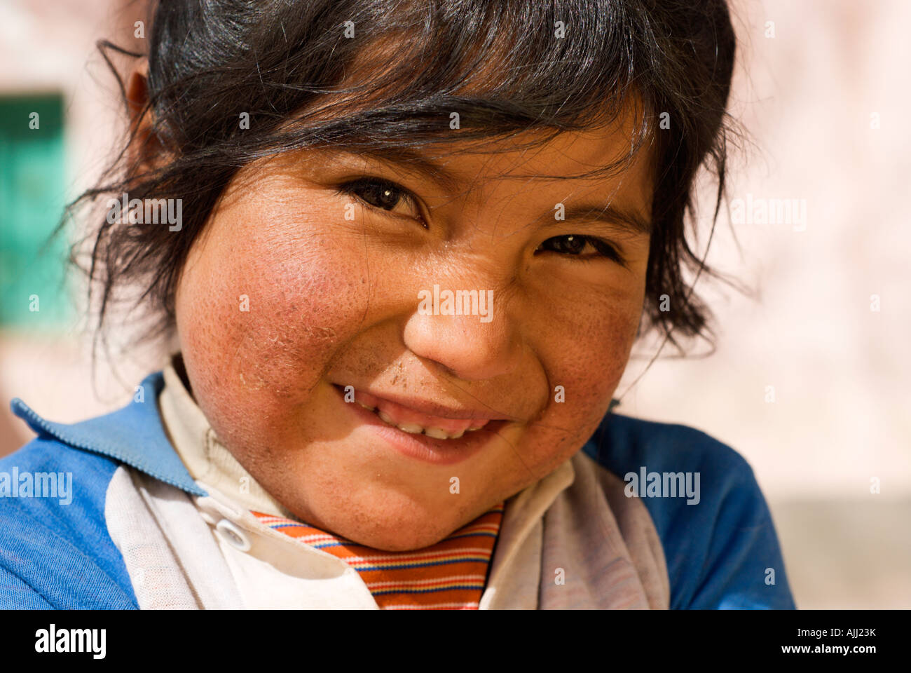 Junges Mädchen Gesicht in der Stadt Susques in der Nähe der Anden-Gebirge, Provinz Jujuy, Argentinien Stockfoto