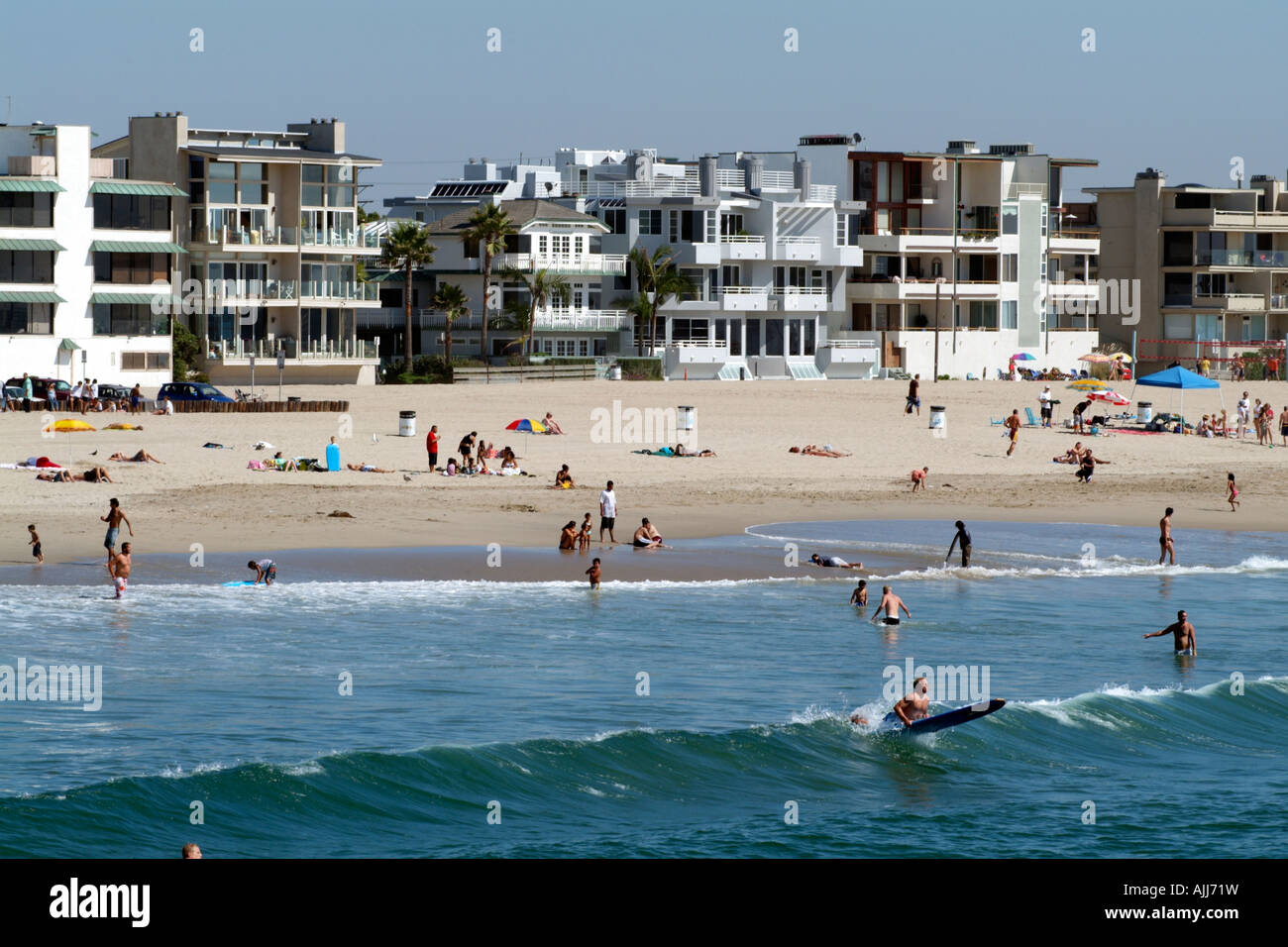 Luxusimmobilien am Venice Beach am Pazifischen Ozean California Amerika USA Häuser an der Küste mit Blick auf Sandstrand Stockfoto