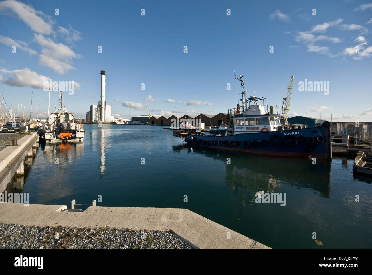 Shoreham Docks Kraftwerk Umfrage Schiff Sussex Stockfoto