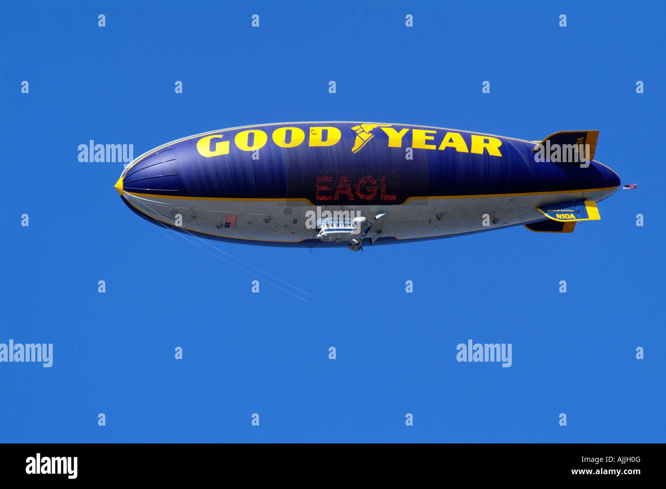 Goodyear-Luftschiff-Luftschiff Spirit of America im Flug Kalifornien USA Registrierung Nummer N10A Stockfoto