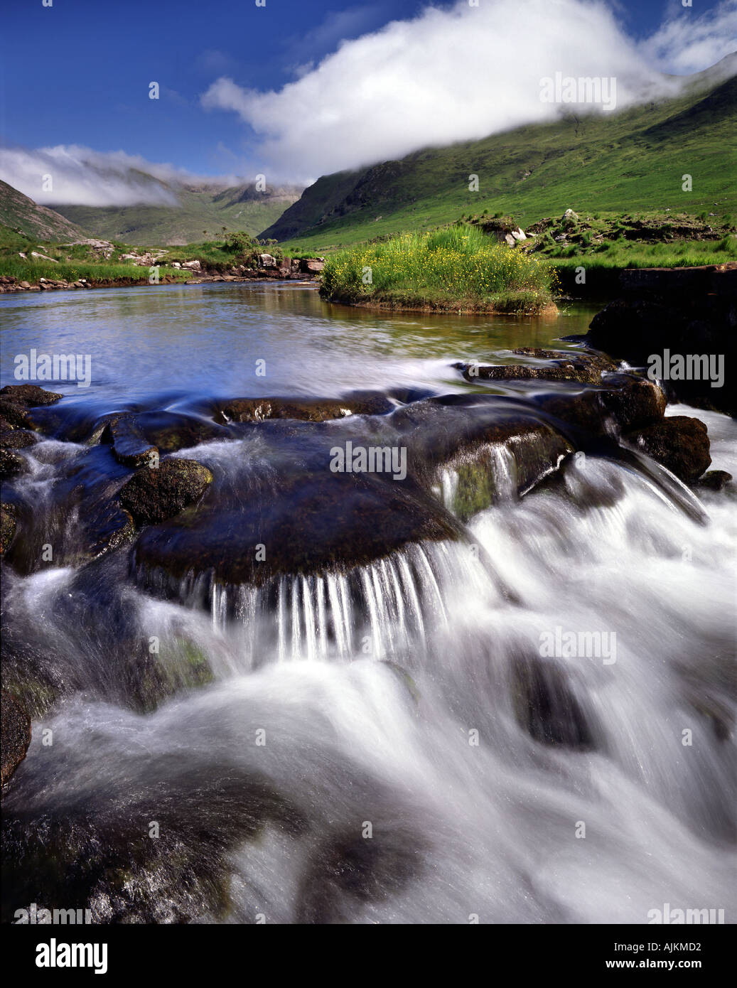 Ie-Co.Mayo: bundorragh River in der Nähe von Delphi Stockfoto