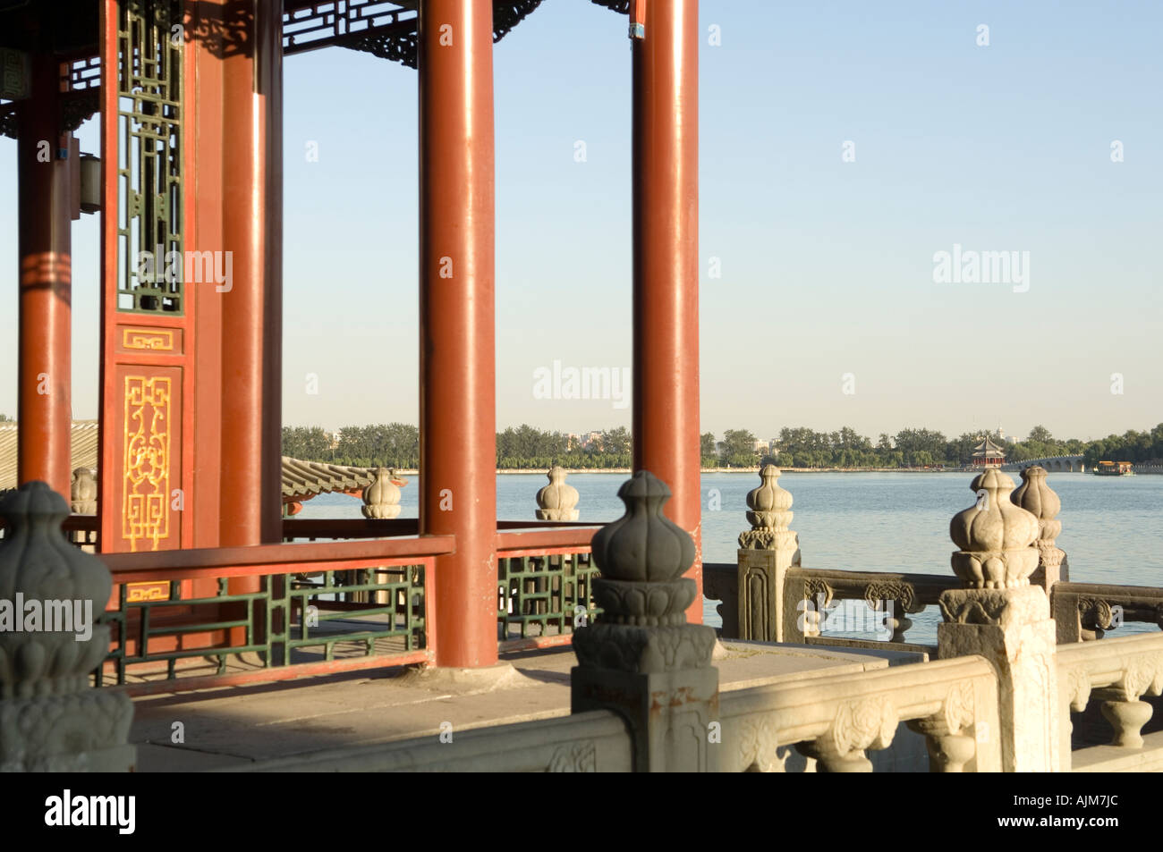 Ein Pavillon im Sommerpalast in Peking Stockfoto