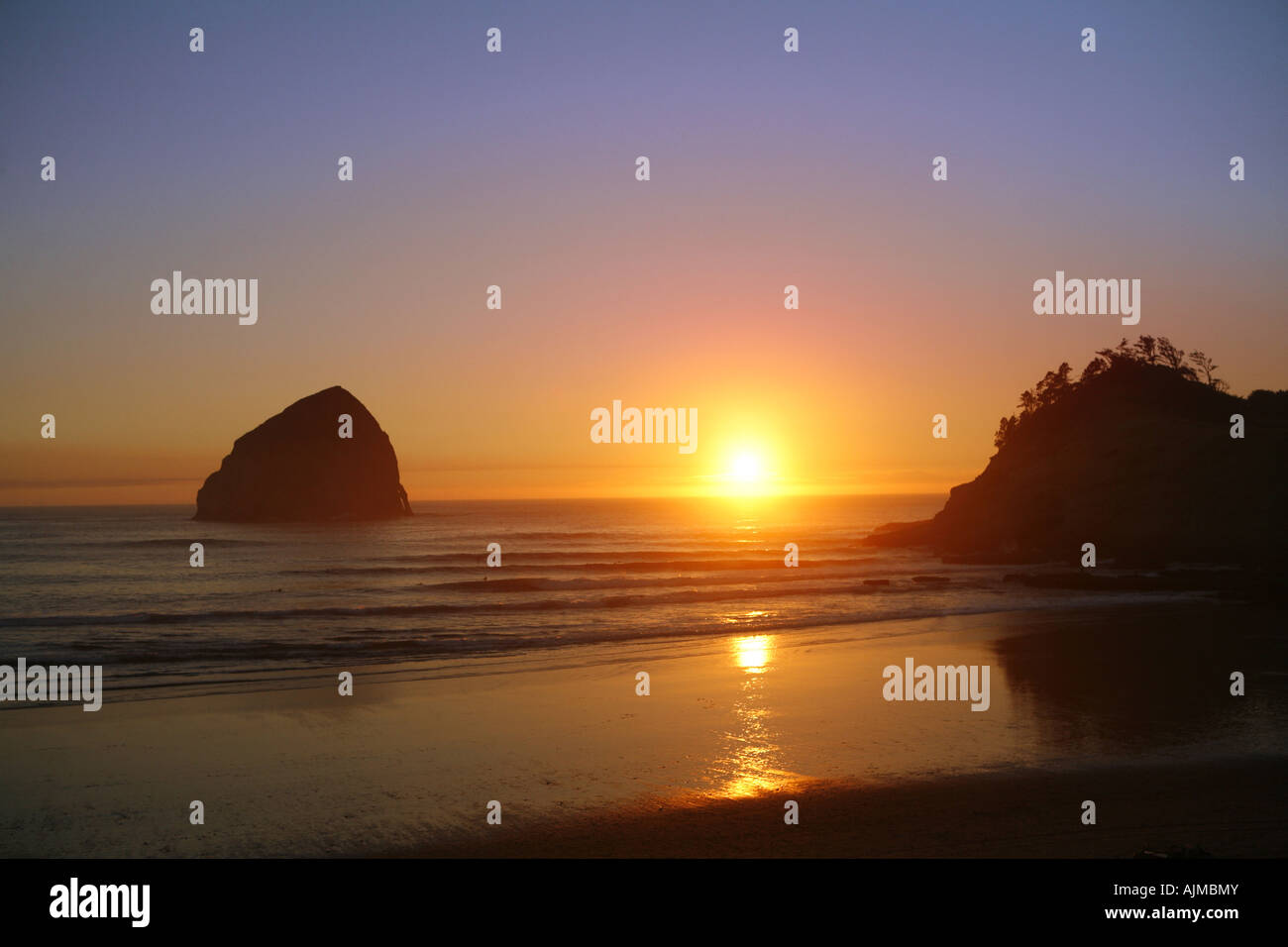 Strand Sonnenuntergang Pacific City Oregon Stockfoto